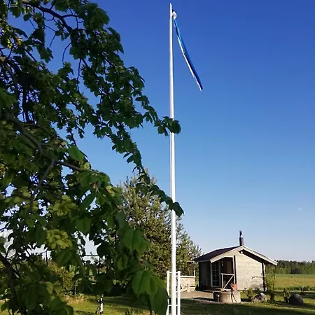 Chalet Saviaugu Majake Polvamaal *