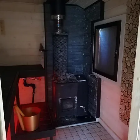 Chalet Saviaugu Majake Polvamaal *