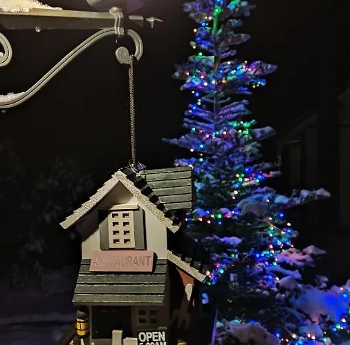 Saviaugu Majake Polvamaal シャレー *